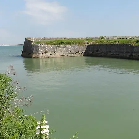 Au La Pree Oda ve Kahvaltı 3*